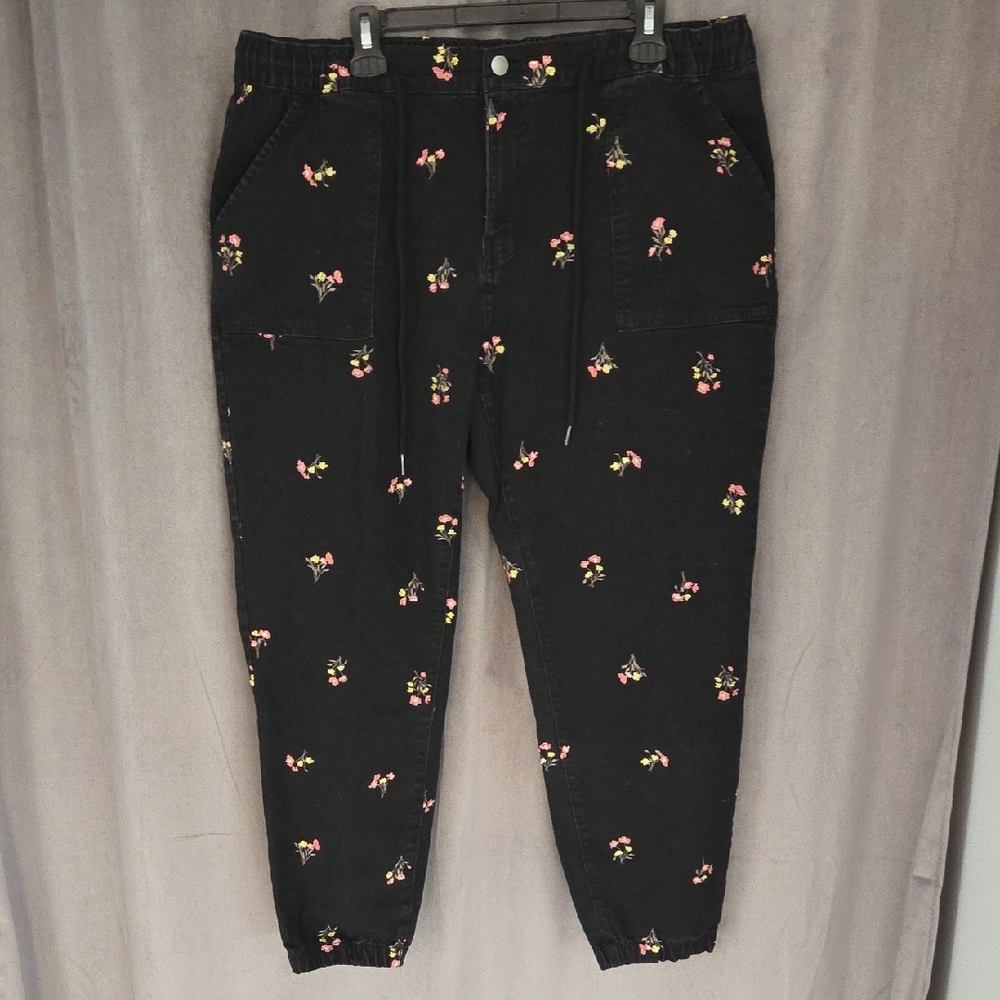 Tinseltown 18W Jean Style Cropped/Ankle Pants